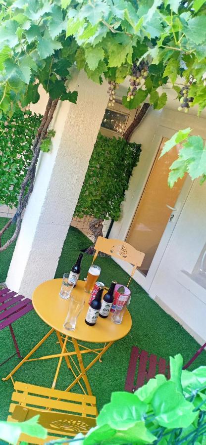 Appartement LE JAD Joli F2 proche Gare, Arènes avec terrasse privée à Nîmes Extérieur photo